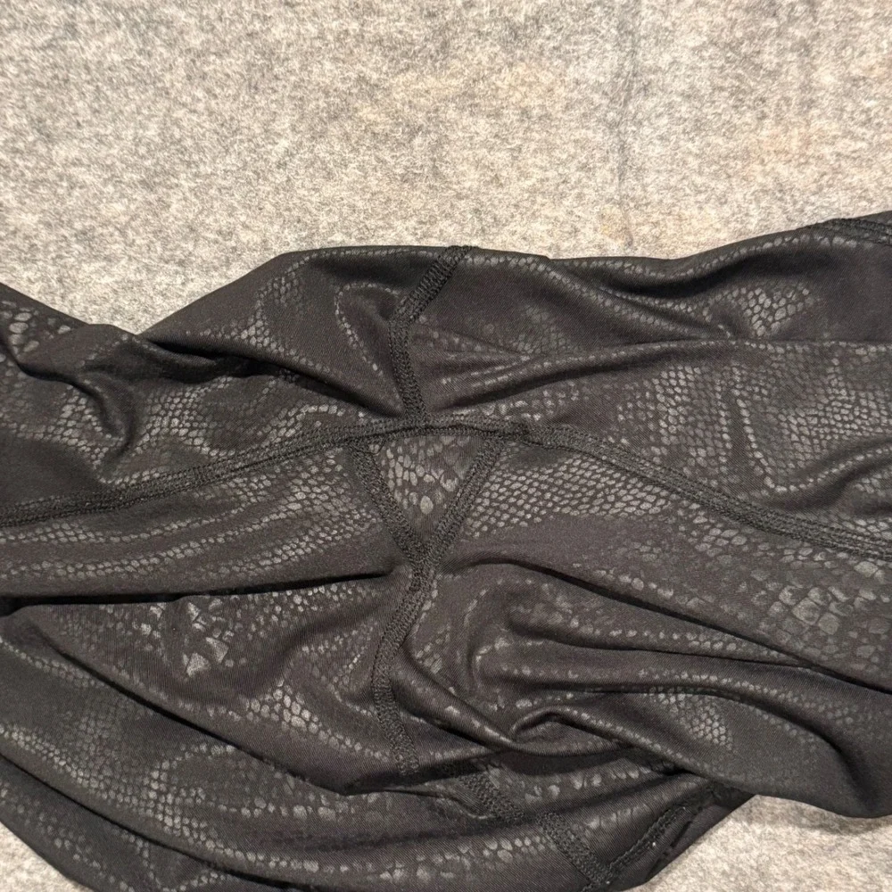 Beyond Yoga Snakeskin Foil High Waisted Leggings Womens M Black Shimmer Shiny